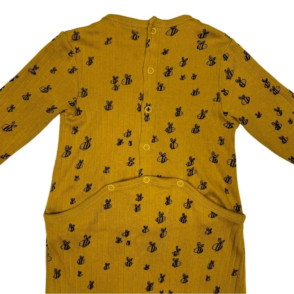 Fin &‎ Vince Bees Footed Romper